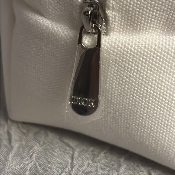 Dior Beauty Bag - Picture 8 of 9